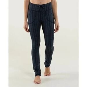 Lululemon Women's Blue & Black Pull On Athletic Stretch Skinny Will Pant Size 6